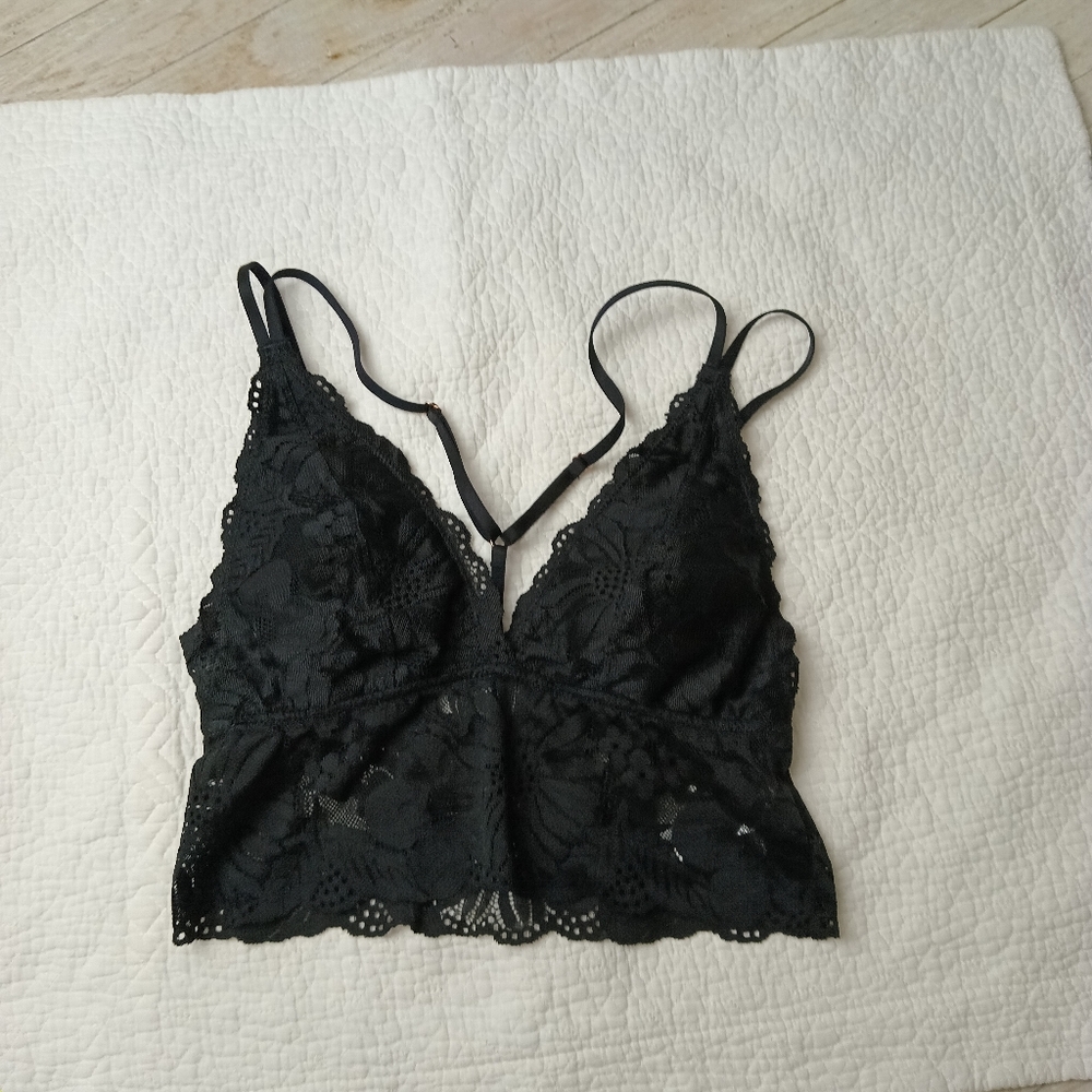 Aerie Black Lace Bartlett Long Line Small